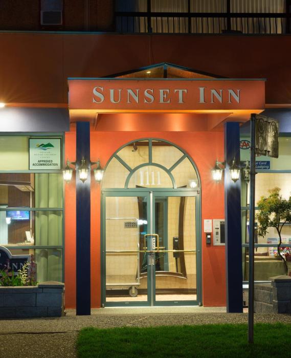 Sunset Inn & Suites Vancouver,New Westminster>>Davie Village,3 star