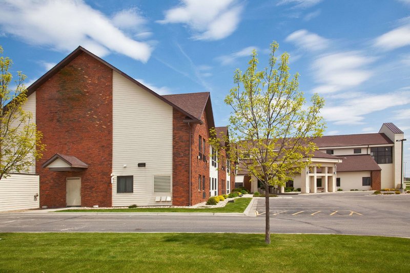 Best Western Watertown Inn And Suites