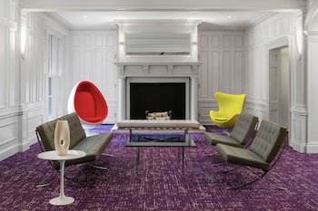 maverick suites at 28 fenway