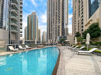 lux bnb opera grand burj khalifa and fountain view