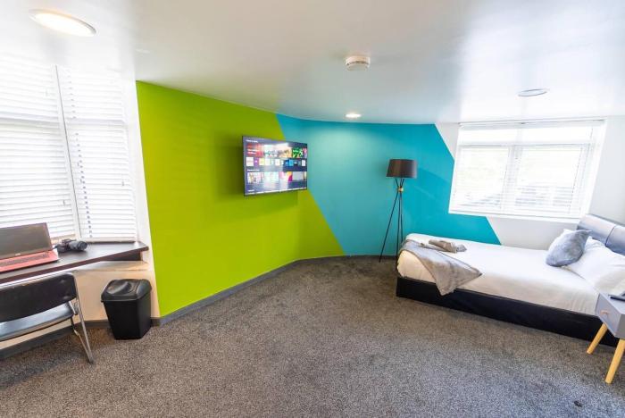cosy spacious studio available