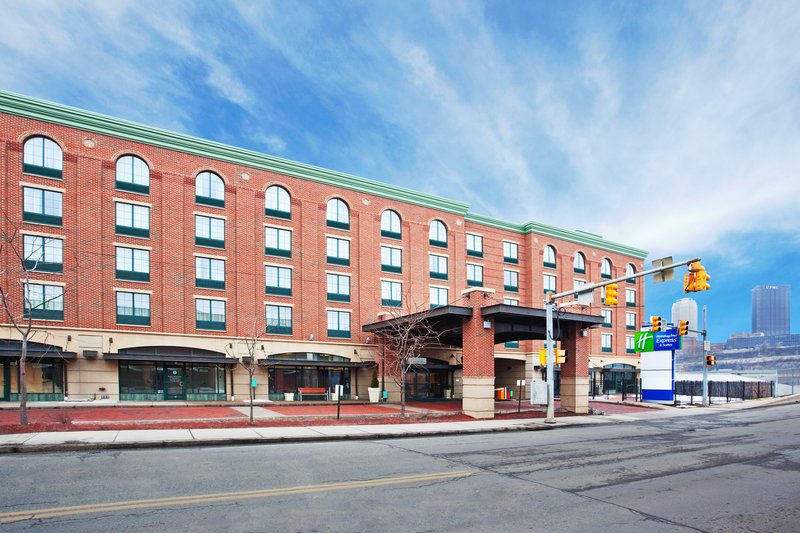 Holiday Inn Express Hotel & Suites Pittsburgh-South Side,West Mifflin>>Pittsburgh,2.5 star