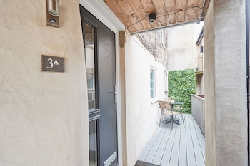 host stay staffordshire hideaway