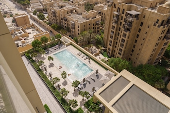 Maison Privee - Modern Chic Apt W/ Unobstructed Burj Khalifa Views,,0 star