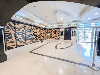 Cosmos Living Dubai Arch Tower,,5 star