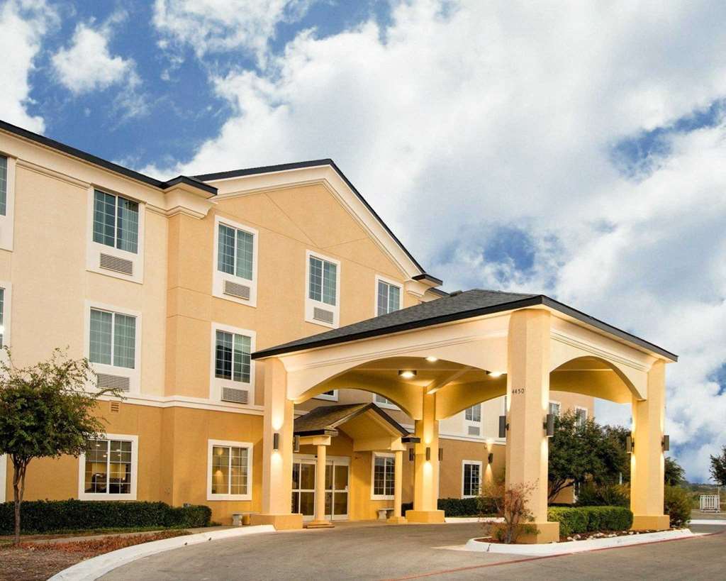 comfort suites san angelo near university