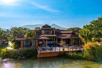 luxury 5 bedroom villa nr to beach srs