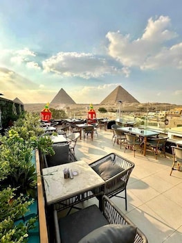 flower pyramids guest house