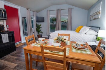 downtown accessible new 1br 1ba cozy studio
