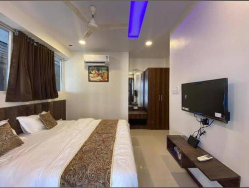 room-image