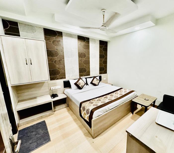 Hotel Majestic Lucknow,,3 star