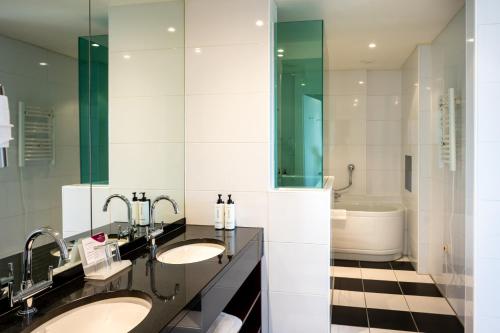 room-image