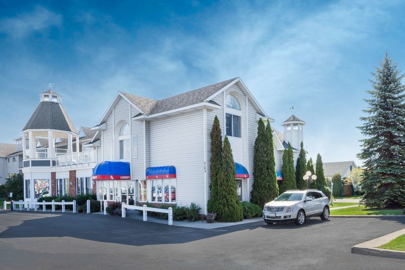 Ramada By Wyndham Mackinaw City Waterfront