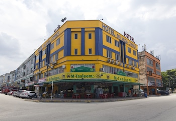 oyo 882 hotel sri muda corner sdn bhd