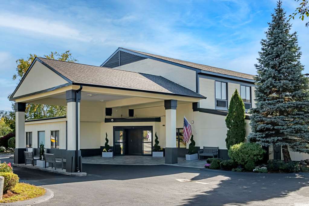 Clarion Inn Nashua,Near Holman Stadium,3 star