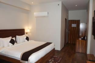 Neel Clarks Inn Express Agra,,3 star