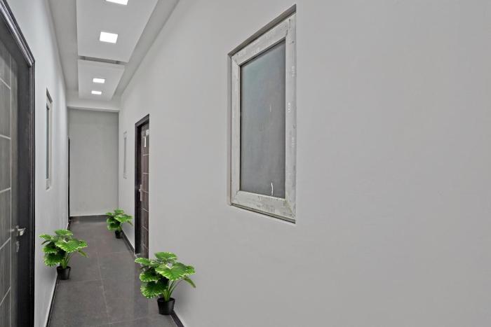 Signature Hotel Noida-62,,3 star