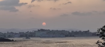 pichola lake retreat
