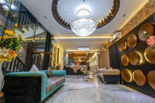 taj ronal luxury hotels