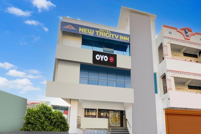 Hotel O Green Light Inn,,3 star