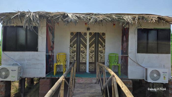 Sea Touch Beach Resort,,2 star