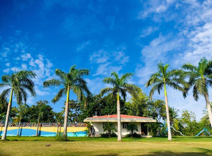 Srk Farm And Resort,,4 star