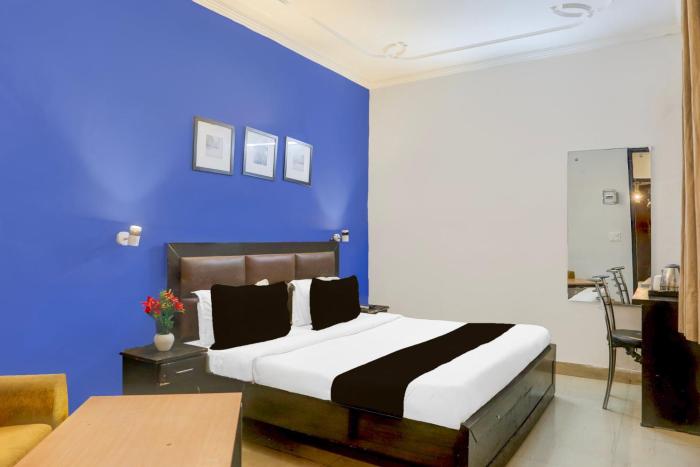 Townhouse Super Anmol Residency Near Saket Metro Delhi,,3 star