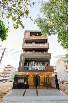 Lime Tree 1Bhk Service Apartment Gurgaon,,3 star