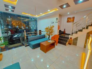 Prince Palace,,3 star