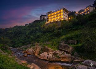 palm aryan pause by the stream