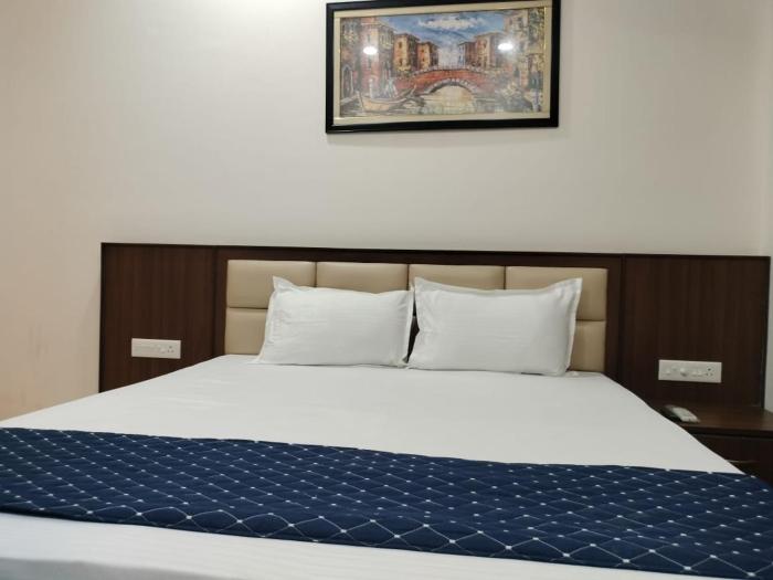 Hotel Rama Stay,,3 star
