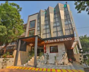 hotel the r s grand agra