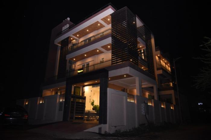 Rrooms Hotel Riddhi Grand,,0 star