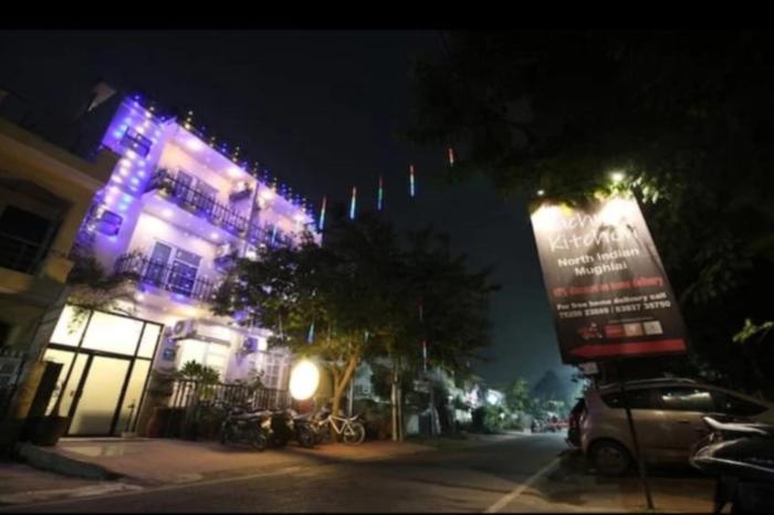 Rrooms Elite Hotel Kachnar House,,0 star