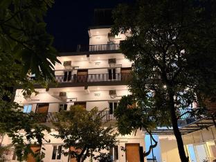 Flying Dutchman Hostel,,0 star