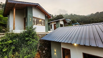 Liveaway Mukteshwar By Pack,,2 star