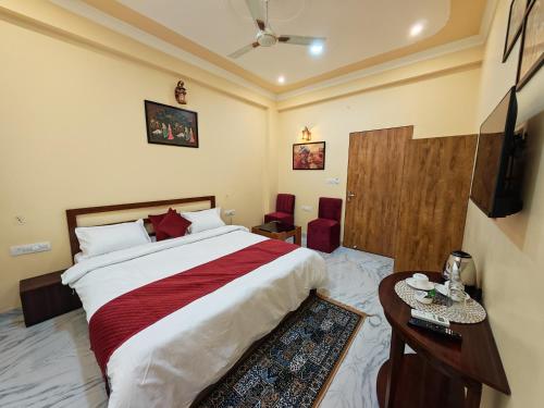 room-image