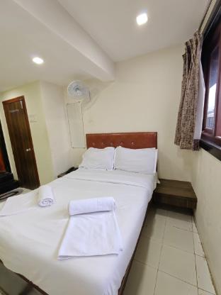 Sadguru Lodge,,2 star