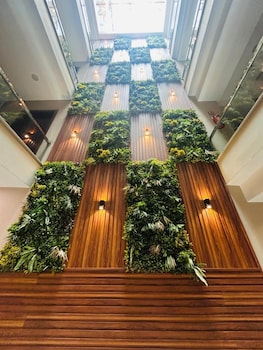 royal studio golf course road