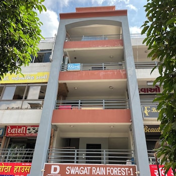 Hotel Radhe Kuudasan,,2 star