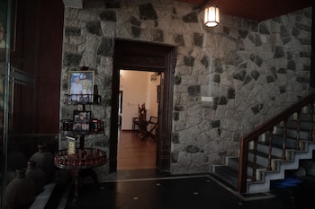 Thayil Kadaloram,,4 star