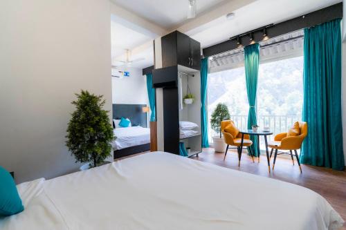 room-image
