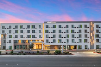Courtyard By Marriott Woodland,,3 star