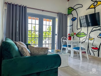 Sunset Lane Apartment Hotel,34 Mayhoe Avenue,3 star