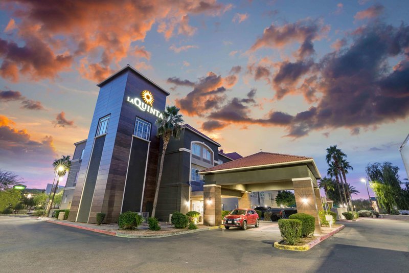 La Quinta Inn & Suites By Wyndham Phoenix I-10 West,Maryvale>>Glendale,3 star