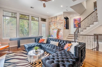 posh dtwn midtown home w stunning roof topterrace
