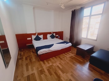 Hotel New Blue Sapphire Katra,Railway Road,2 star