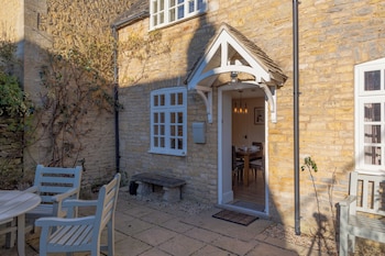 Jasmine Cottage-2Bd In Heart Of Bourton,,3 star