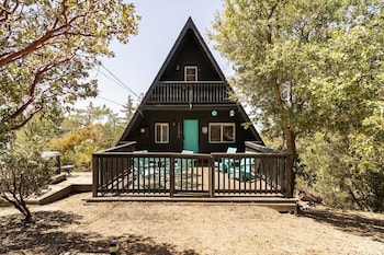 Dog Friendly A-Frame Hot Tub Nature Views,,2 star