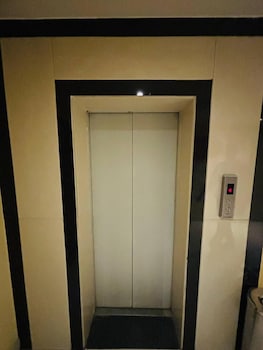 The Royal City Hotel,,3 star